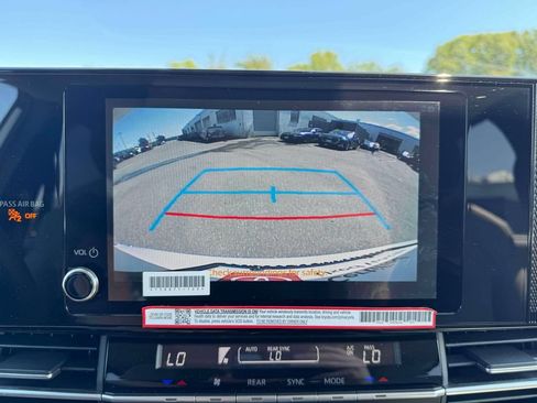 Used 2025 Toyota Sienna LE w/ LE Plus Package AWD/4WD image 30