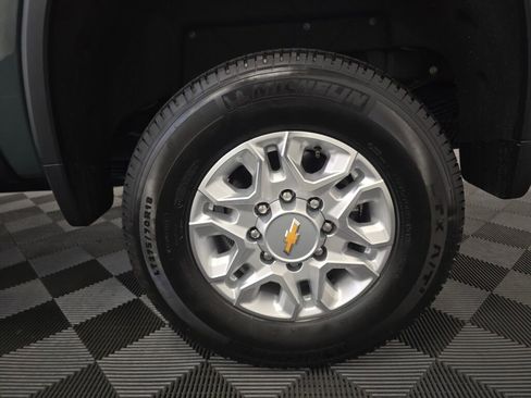 Used 2025 Chevrolet Silverado 3500 LTZ w/ LTZ Convenience Package image 22