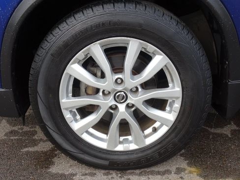 Used 2018 Nissan Rogue SV w/ Sun & Sound Touring Package AWD/4WD image 26