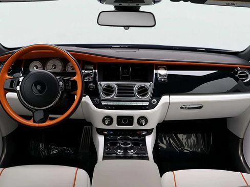 Used 2021 Rolls-Royce Wraith RWD image 9