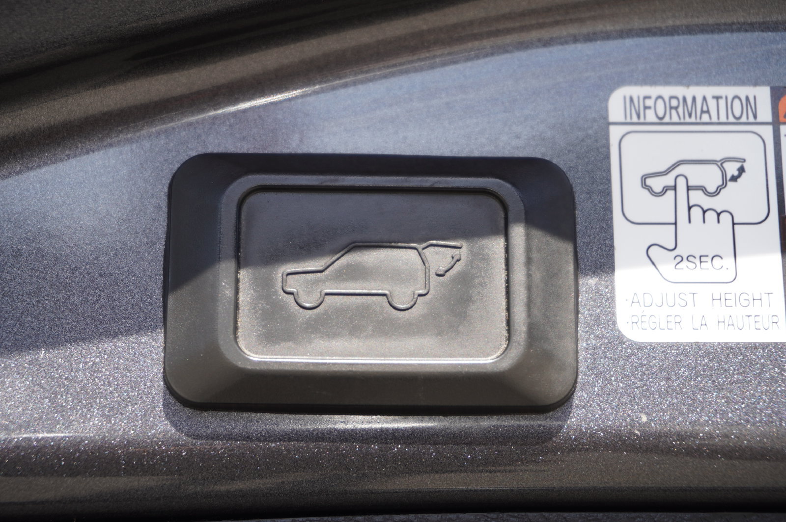 Used 2016 Toyota RAV4 XLE AWD/4WD image 8