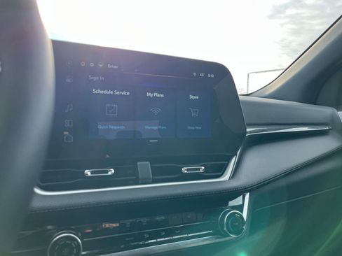 Used 2025 Chevrolet Equinox LT image 21