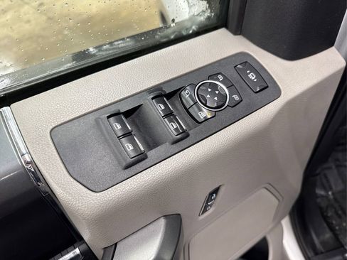 Used 2017 Ford F250 XLT w/ XLT Premium Package image 31