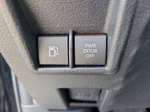 Used 2023 Toyota Sienna XLE Woodland Edition AWD/4WD image 27