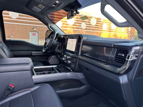 Used 2025 Ford F250 Lariat image 26