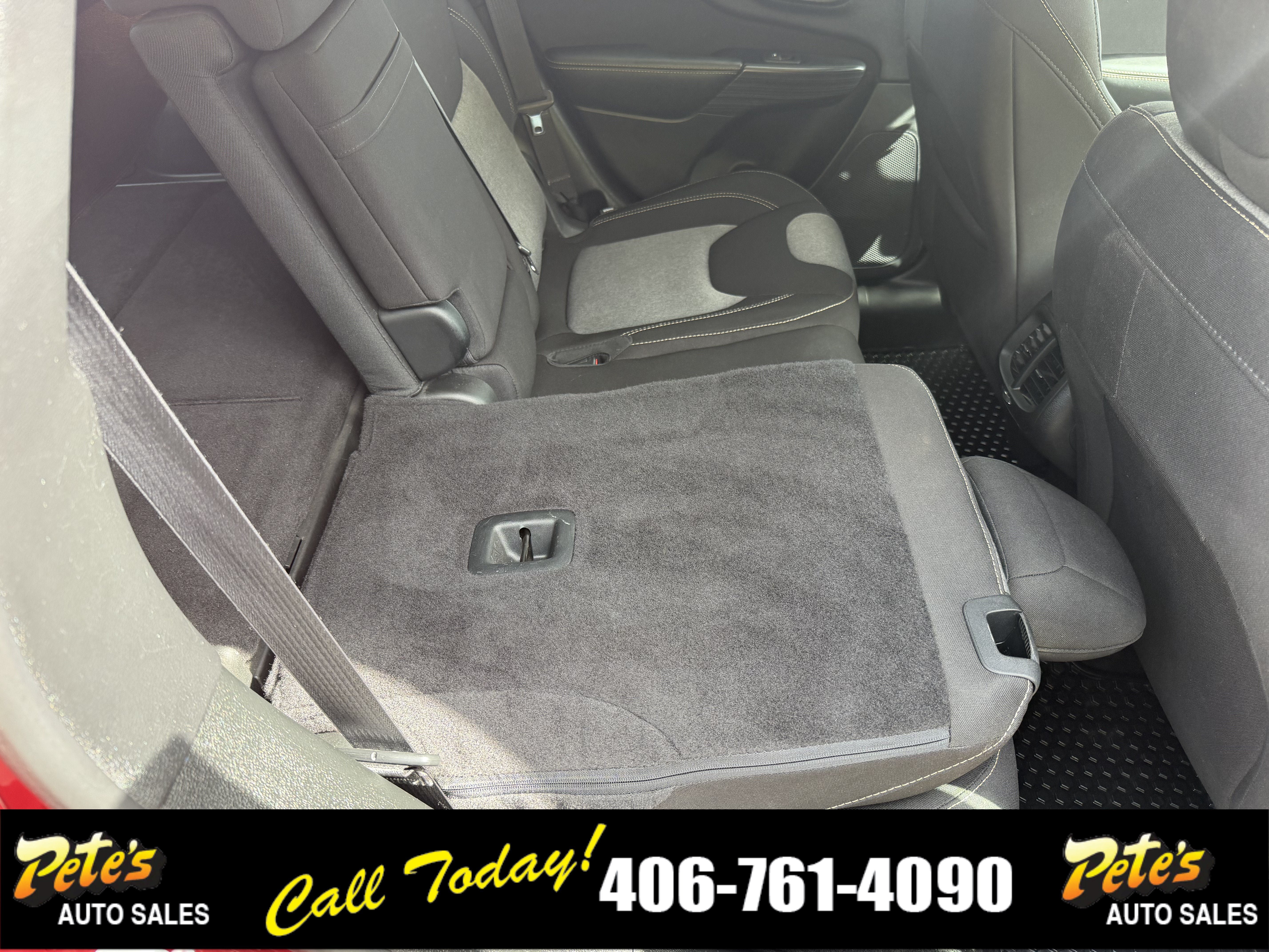 Used 2016 Jeep Cherokee Sport w/ Cold Weather Group AWD/4WD image 14