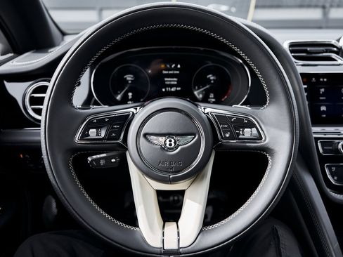 Used 2023 Bentley Bentayga Extended Wheelbase image 58