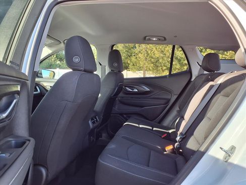 Used 2024 GMC Terrain SLE w/ Driver Convenience Package image 23