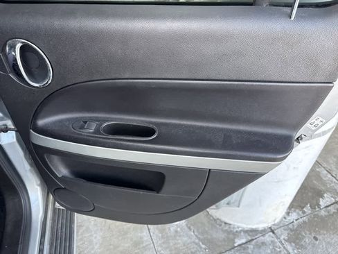 Used 2009 Chevrolet HHR LT w/ LT Preferred Equipment Group image 20