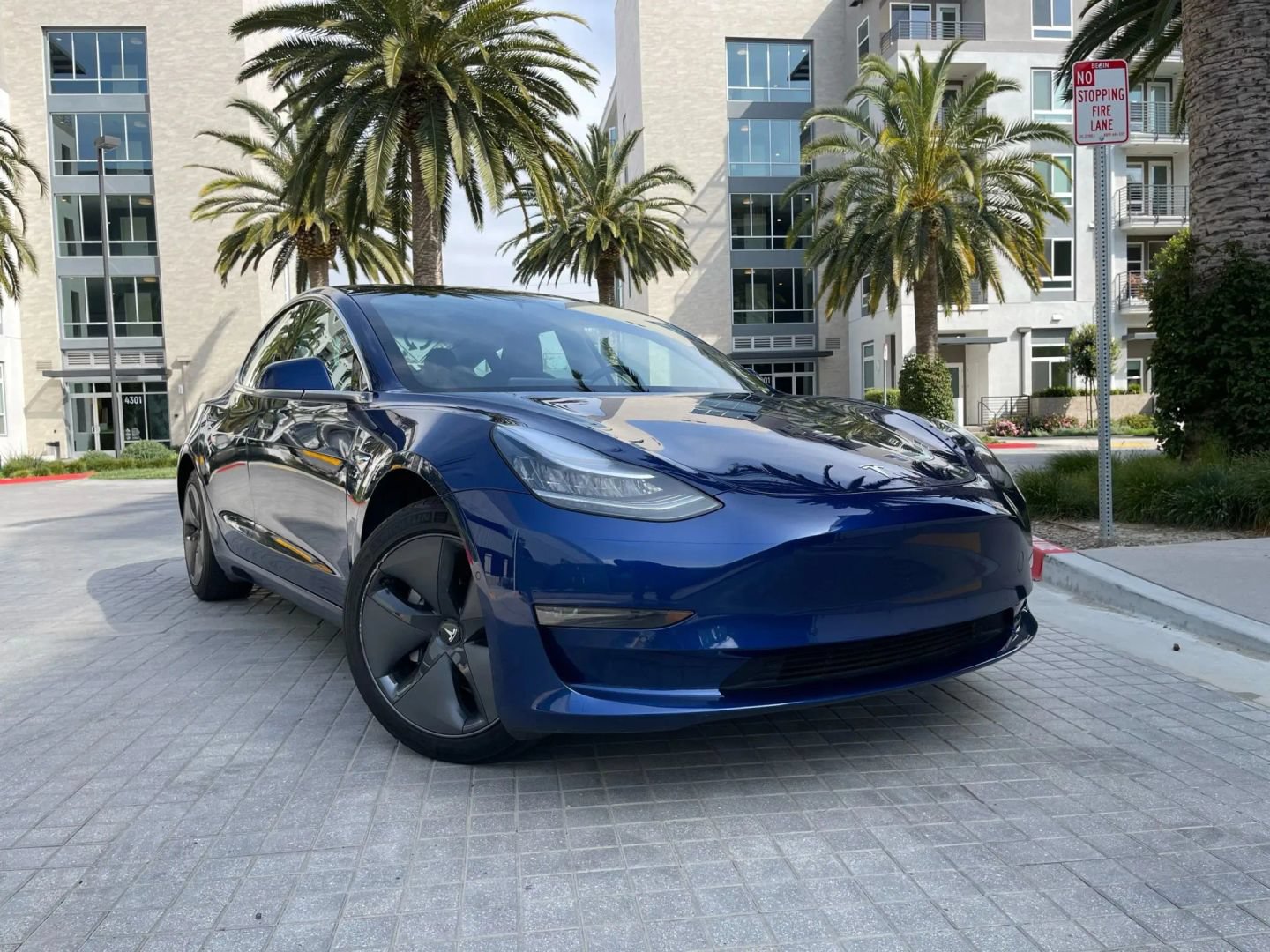 Used 2019 Tesla Model 3 Standard Range Plus RWD image 4