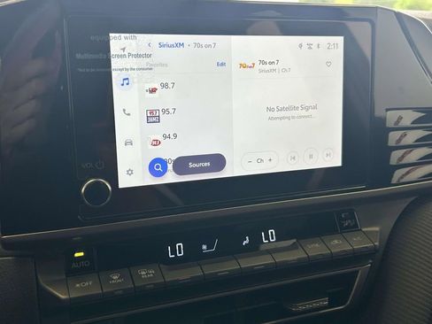 Used 2025 Toyota Camry SE w/ Convenience Package FWD image 25