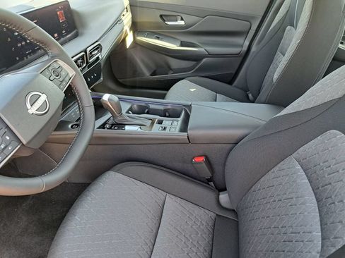 Used 2026 Nissan Sentra SV w/ SV Convenience Package FWD image 17