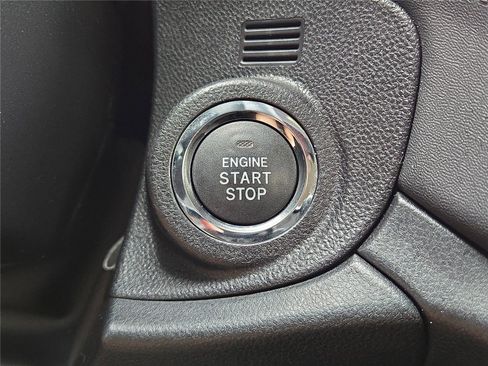 Used 2023 Subaru Outback Touring AWD/4WD image 4