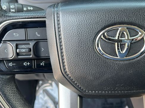 Used 2022 Toyota Tundra SR5 w/ SR5 Premium Package AWD/4WD image 19