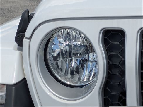 Used 2022 Jeep Gladiator Overland w/ Popular Equipment Package AWD/4WD image 14
