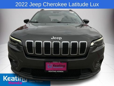 Used 2022 Jeep Cherokee Latitude Lux w/ Sun & Sound Group image 2