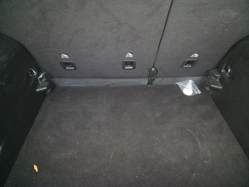 Used 2024 Jeep Compass Latitude image 10