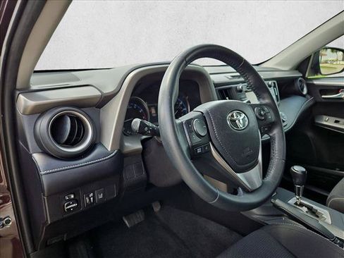Used 2018 Toyota RAV4 XLE FWD image 10