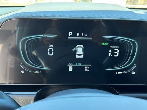 New 2025 Kia Niro EX image 25