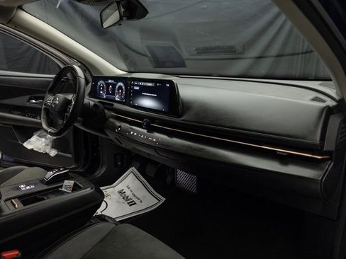 Used 2023 Nissan Ariya AWD image 22