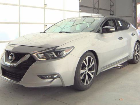 Used 2017 Nissan Maxima Platinum image 3