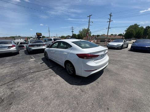Used 2017 Hyundai Elantra SE FWD image 4