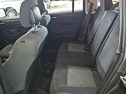 Used 2015 Jeep Patriot Sport FWD image 19