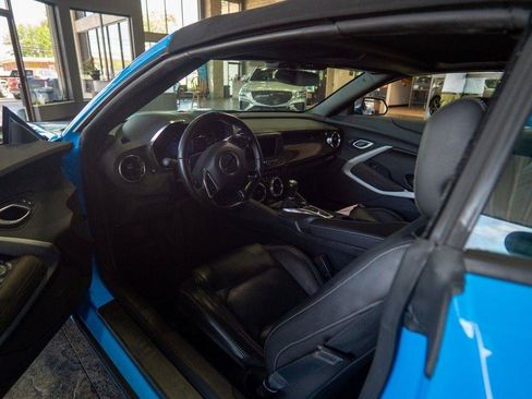 Used 2023 Chevrolet Camaro LT RWD image 12