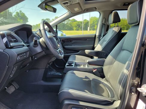 Used 2023 Honda Odyssey Elite image 8