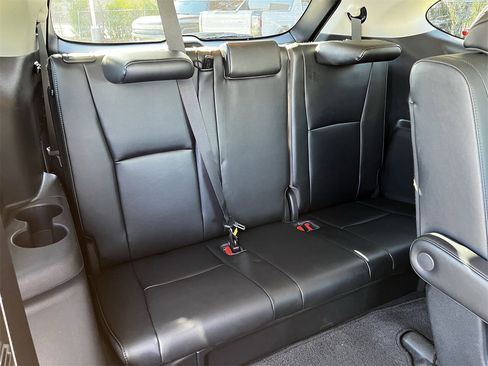 Used 2021 Toyota Highlander Limited image 28