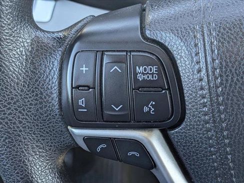 Used 2018 Toyota Sienna LE image 11