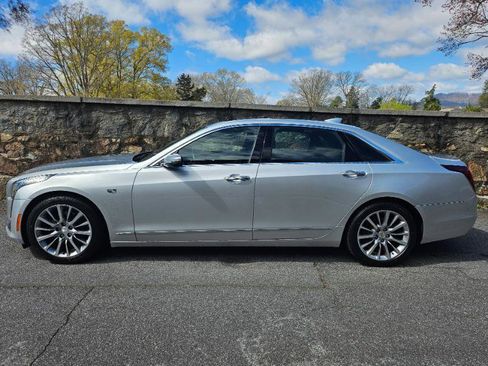 Used 2018 Cadillac CT6 Luxury image 6