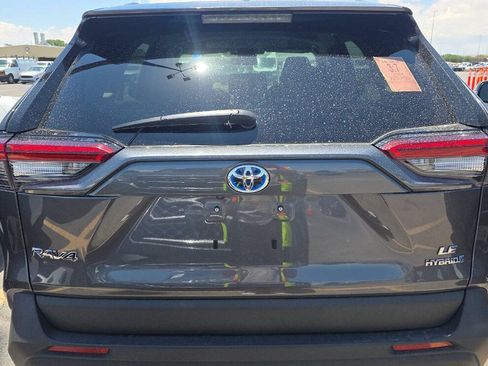 Used 2024 Toyota RAV4 LE AWD/4WD image 3