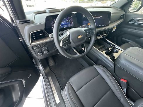 New 2025 Chevrolet Suburban Premier image 10