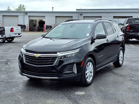 Used 2022 Chevrolet Equinox LT FWD image 2