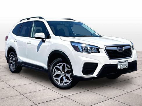 Used 2019 Subaru Forester Premium w/ All-Weather Package AWD/4WD image 2