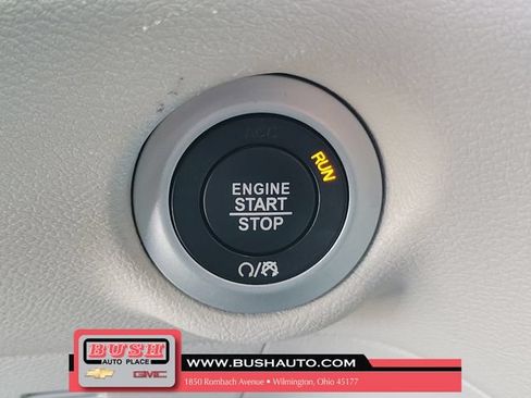 Used 2023 Chrysler Pacifica Touring-L FWD image 28