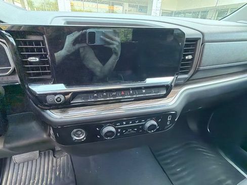Used 2024 Chevrolet Silverado 1500 LT AWD/4WD image 15