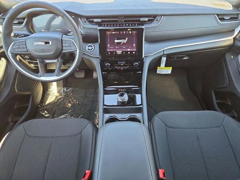 New 2025 Jeep Grand Cherokee Laredo X image 9