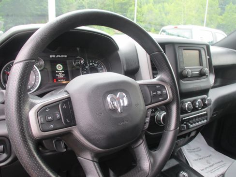 Used 2024 RAM 2500 Tradesman w/ Chrome Appearance Group AWD/4WD image 15