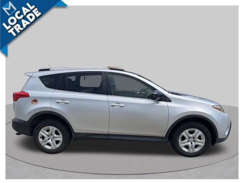 Used 2015 Toyota RAV4 LE AWD/4WD image 4