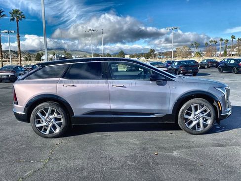 New 2026 Cadillac Optiq Luxury 1 image 15