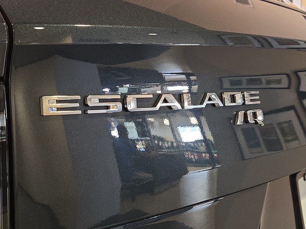 New 2026 Cadillac Escalade IQ Sport 1 w/ LPO, Floor Liner Package AWD/4WD image 20