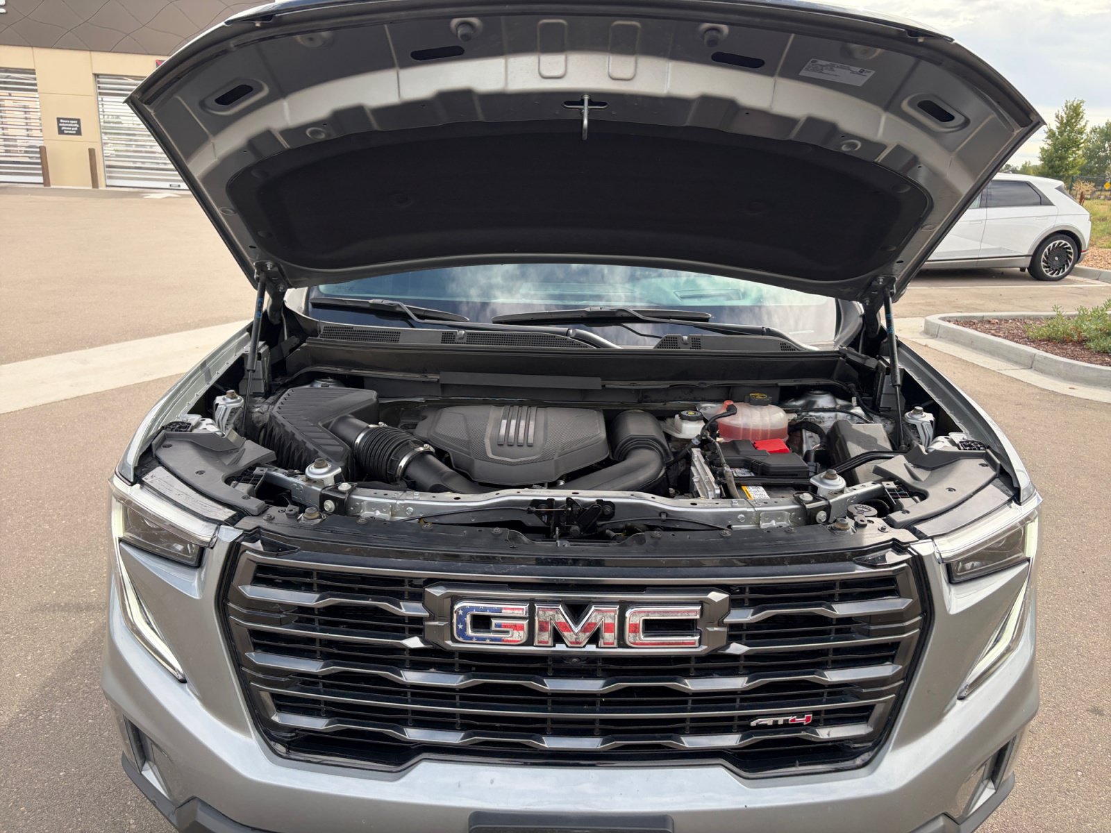 Used 2024 GMC Acadia AT4 w/ Luxury Package AWD/4WD image 20