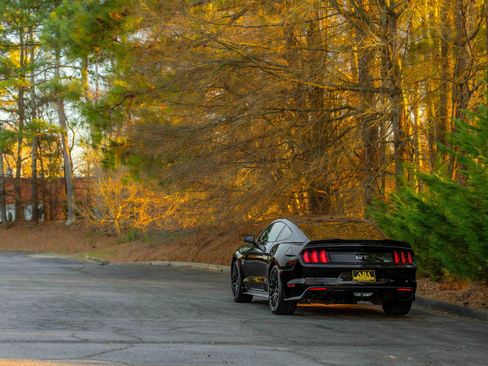 Used 2017 Ford Mustang GT Premium w/ GT Performance Package image 41