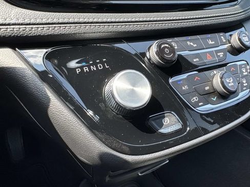 New 2027 Chrysler Pacifica Select FWD image 27