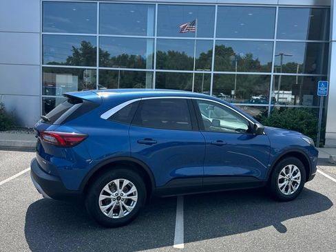 Used 2023 Ford Escape Active AWD/4WD image 3