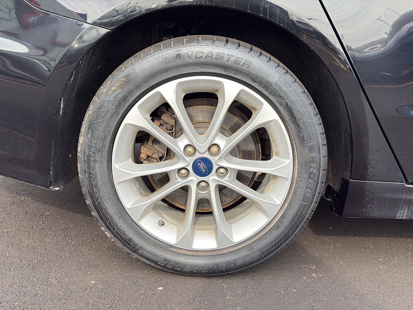 Used 2020 Ford Fusion SE FWD image 24