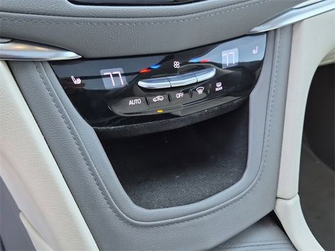 Used 2019 Cadillac XT5 Luxury image 31