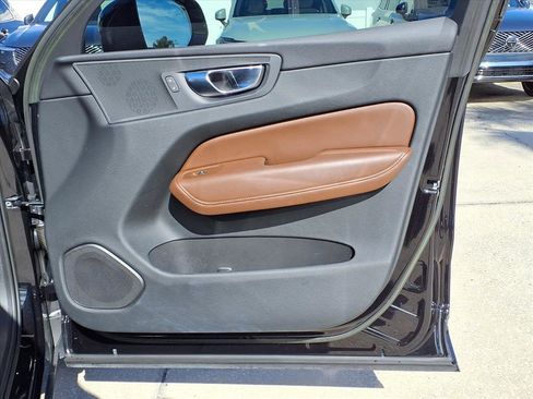 Certified 2023 Volvo XC60 B5 Plus w/ Protection Package Premier image 13